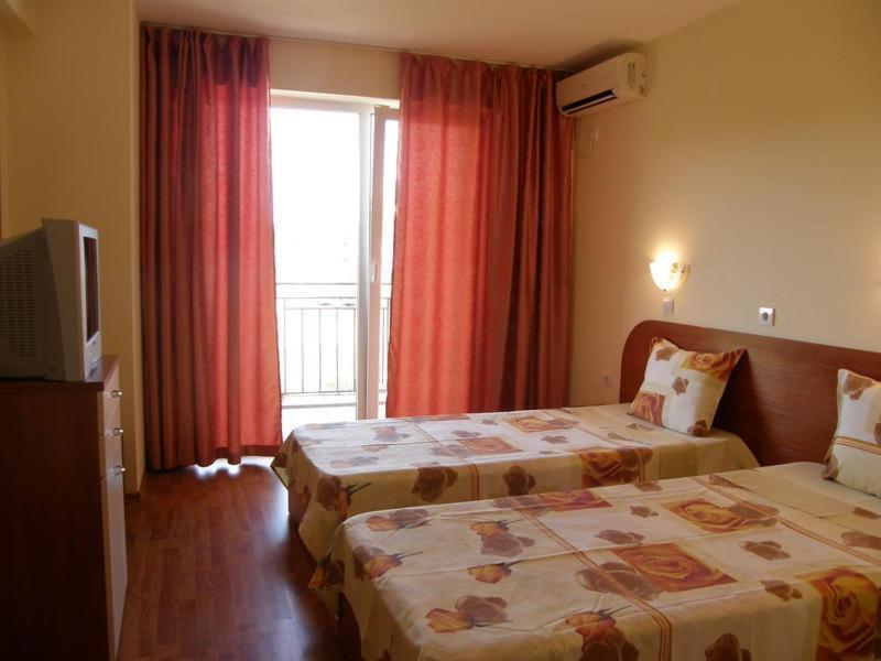 Family Hotel Dayana Beach Sinemoretz Esterno foto