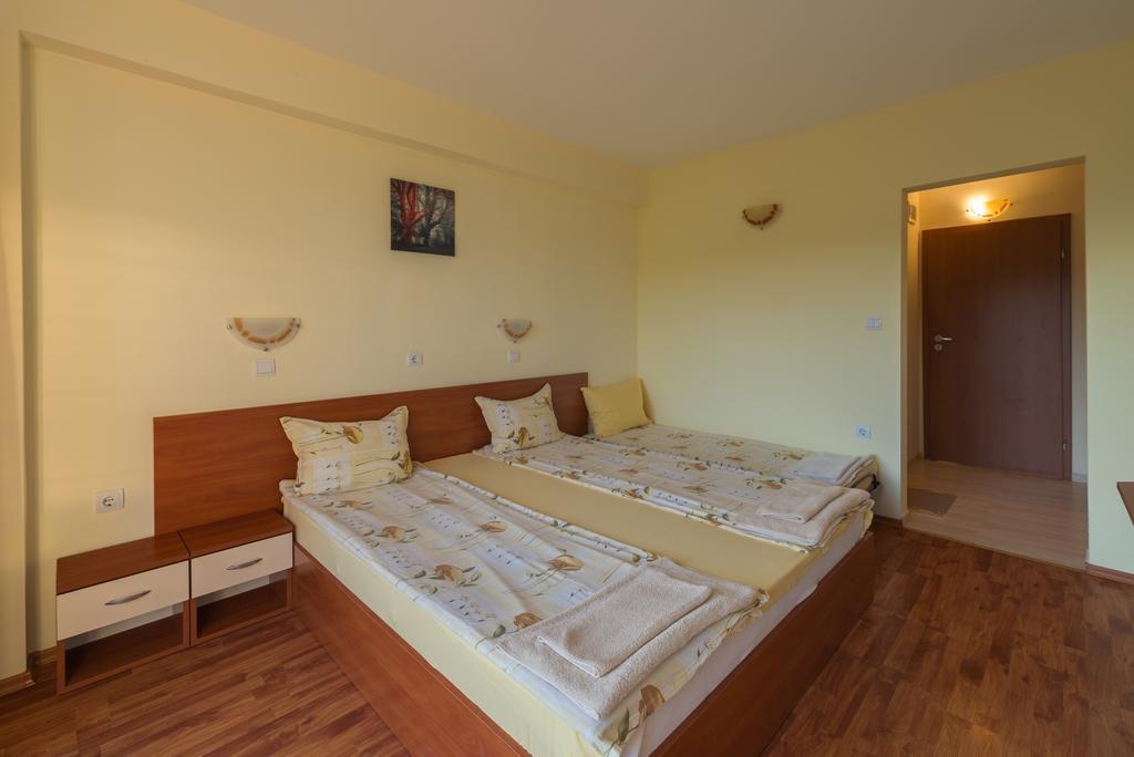 Family Hotel Dayana Beach Sinemoretz Esterno foto