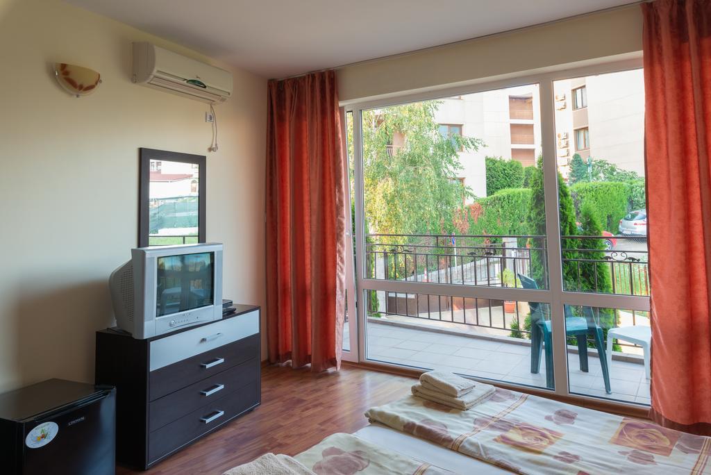 Family Hotel Dayana Beach Sinemoretz Esterno foto